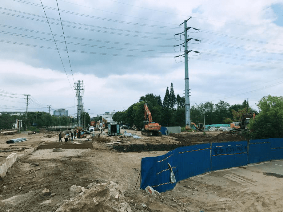 開學(xué)啦!江蘇江河小廣播為您播報道路信息！